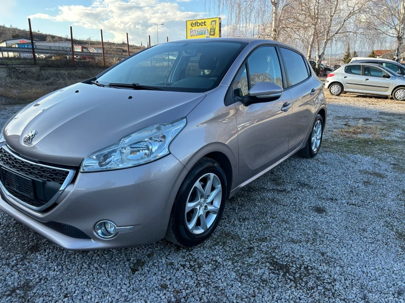 Peugeot 208 1.2, снимка 9 - Автомобили и джипове - 48908674