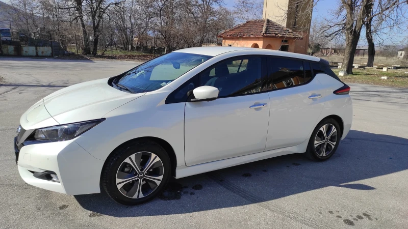 Nissan Leaf , снимка 2 - Автомобили и джипове - 48923566