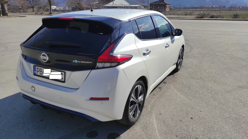 Nissan Leaf , снимка 6 - Автомобили и джипове - 48923566