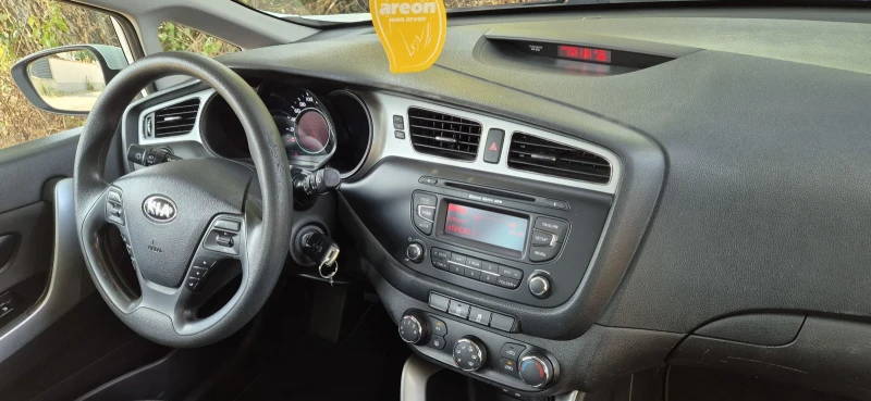 Kia Ceed 1.6-135кс. КЛИМА, снимка 15 - Автомобили и джипове - 51570934
