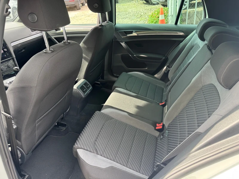 VW Golf 1.6TDI* 2xR-Line , снимка 11 - Автомобили и джипове - 52219746