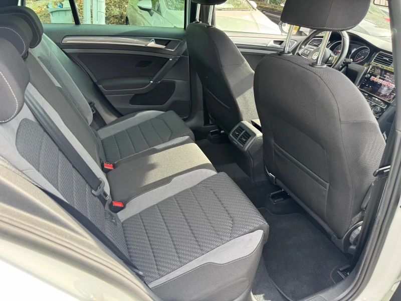 VW Golf 1.6TDI* 2xR-Line , снимка 12 - Автомобили и джипове - 52219746