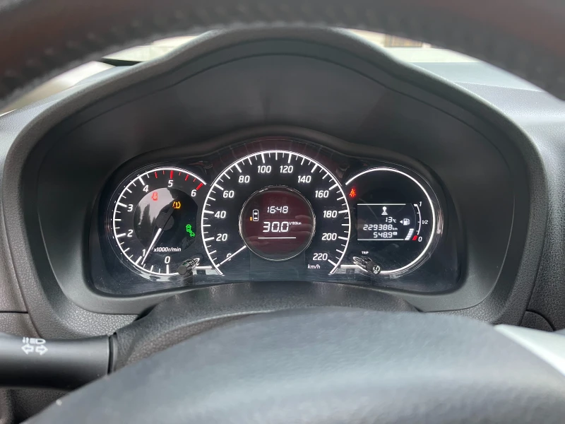 Nissan Note, снимка 7 - Автомобили и джипове - 52360127