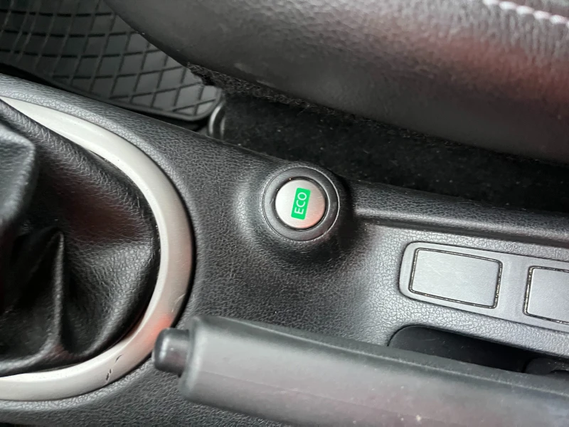 Nissan Note, снимка 11 - Автомобили и джипове - 52360127