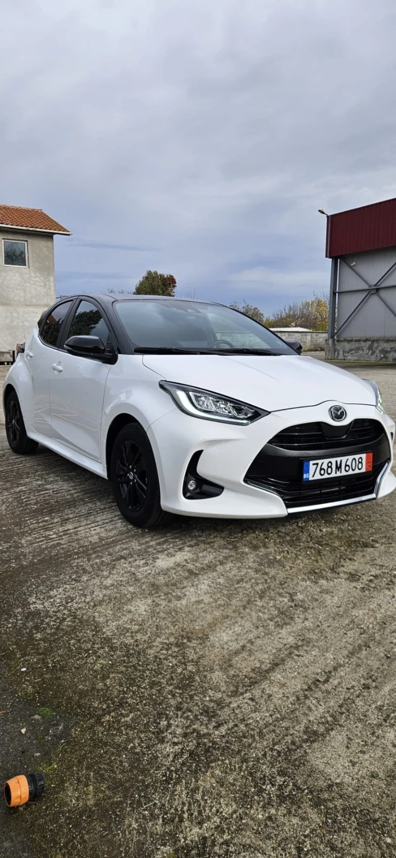 Mazda 2 HYBRID/DISTRONIC/CAMERA, снимка 2 - Автомобили и джипове - 52455850