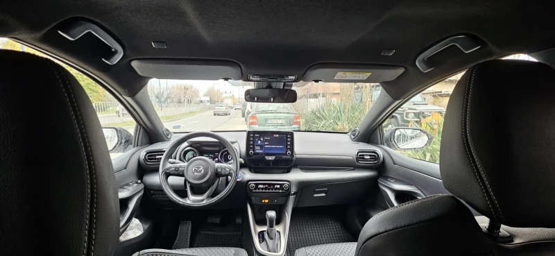 Mazda 2 HYBRID/DISTRONIC/CAMERA, снимка 11 - Автомобили и джипове - 52455850