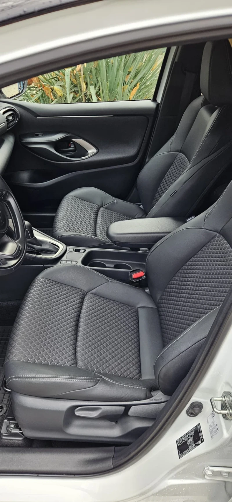 Mazda 2 HYBRID/DISTRONIC/CAMERA, снимка 13 - Автомобили и джипове - 52455850