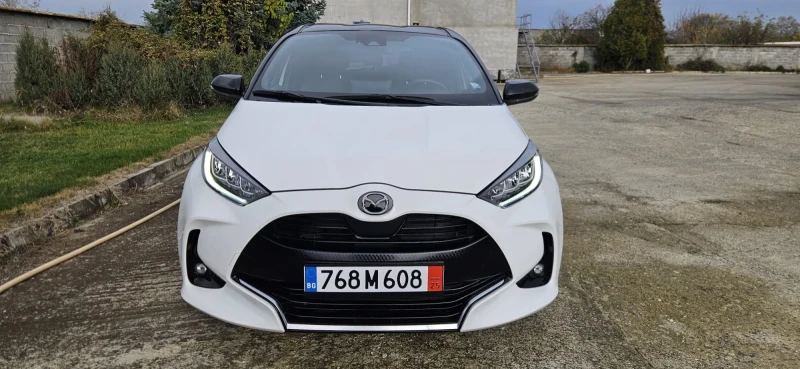 Mazda 2 HYBRID/DISTRONIC/CAMERA, снимка 3 - Автомобили и джипове - 52455850