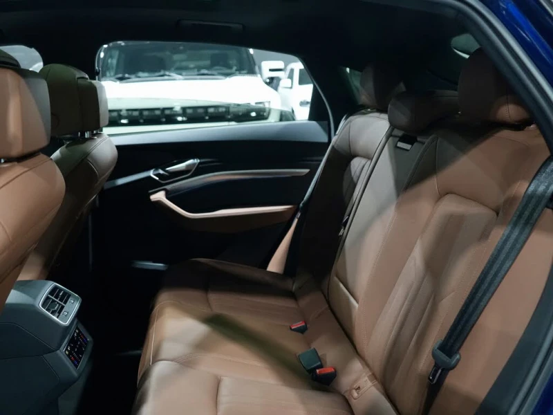 Audi E-Tron Premium S Line Sportback АвтоКредит* (ЦЕНА ДО БГ), снимка 11 - Автомобили и джипове - 52624570