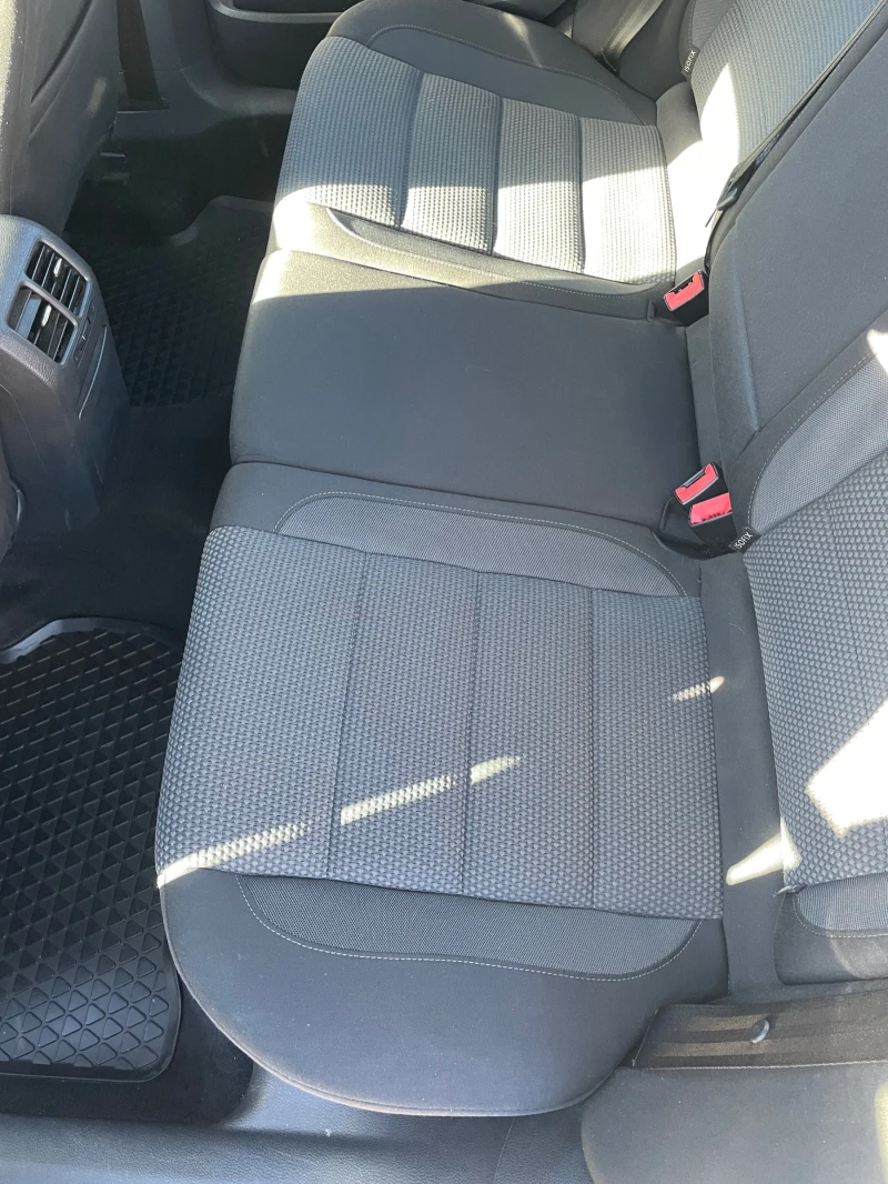 VW Golf 1.6д. Dsg, снимка 7 - Автомобили и джипове - 52998935