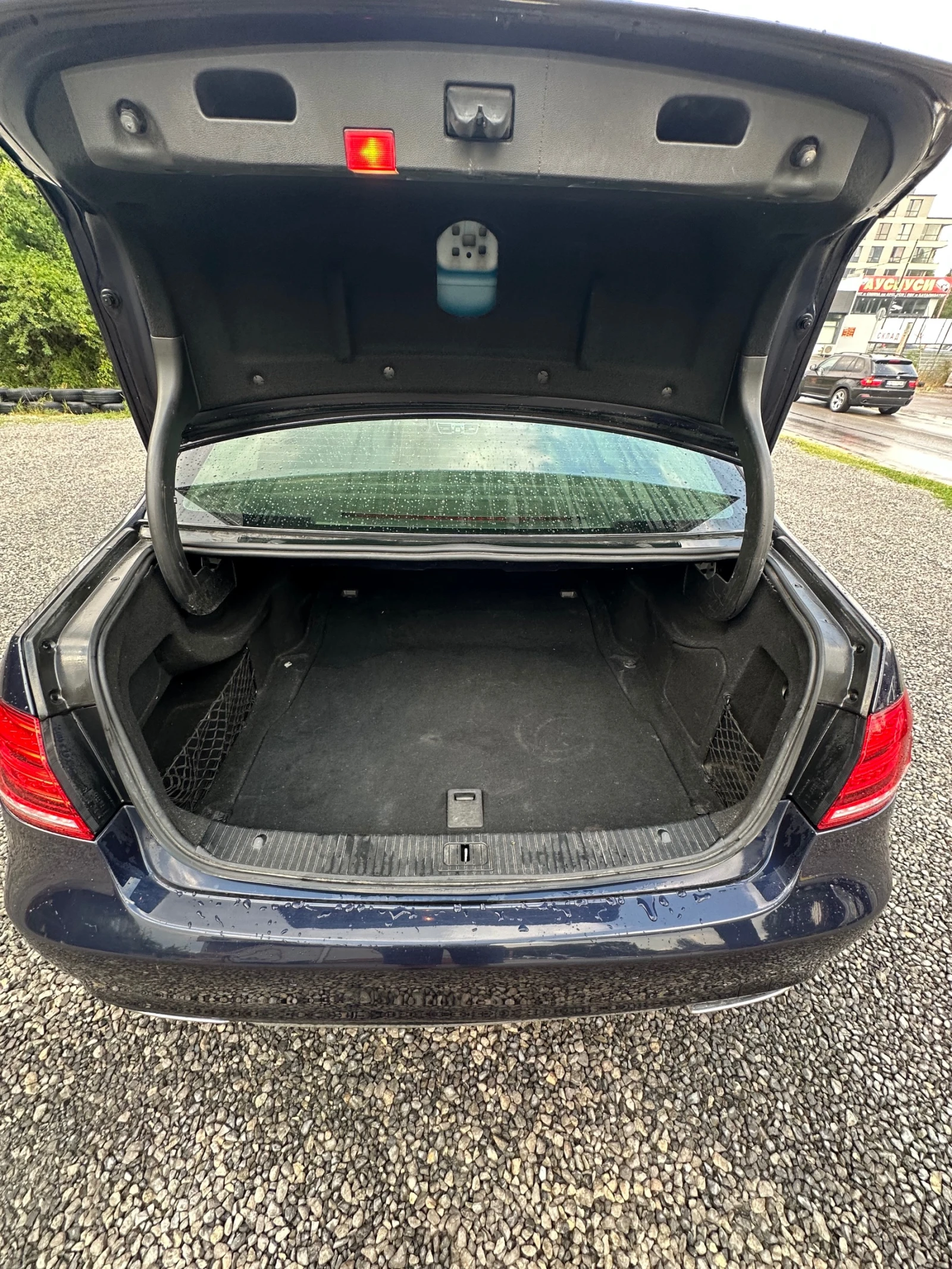 Mercedes-Benz E 200  - изображение 9