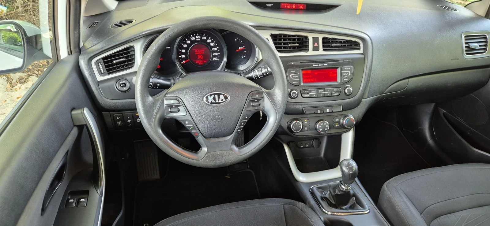 Kia Ceed 1.6-135кс. КЛИМА | Mobile.bg — изображение 13