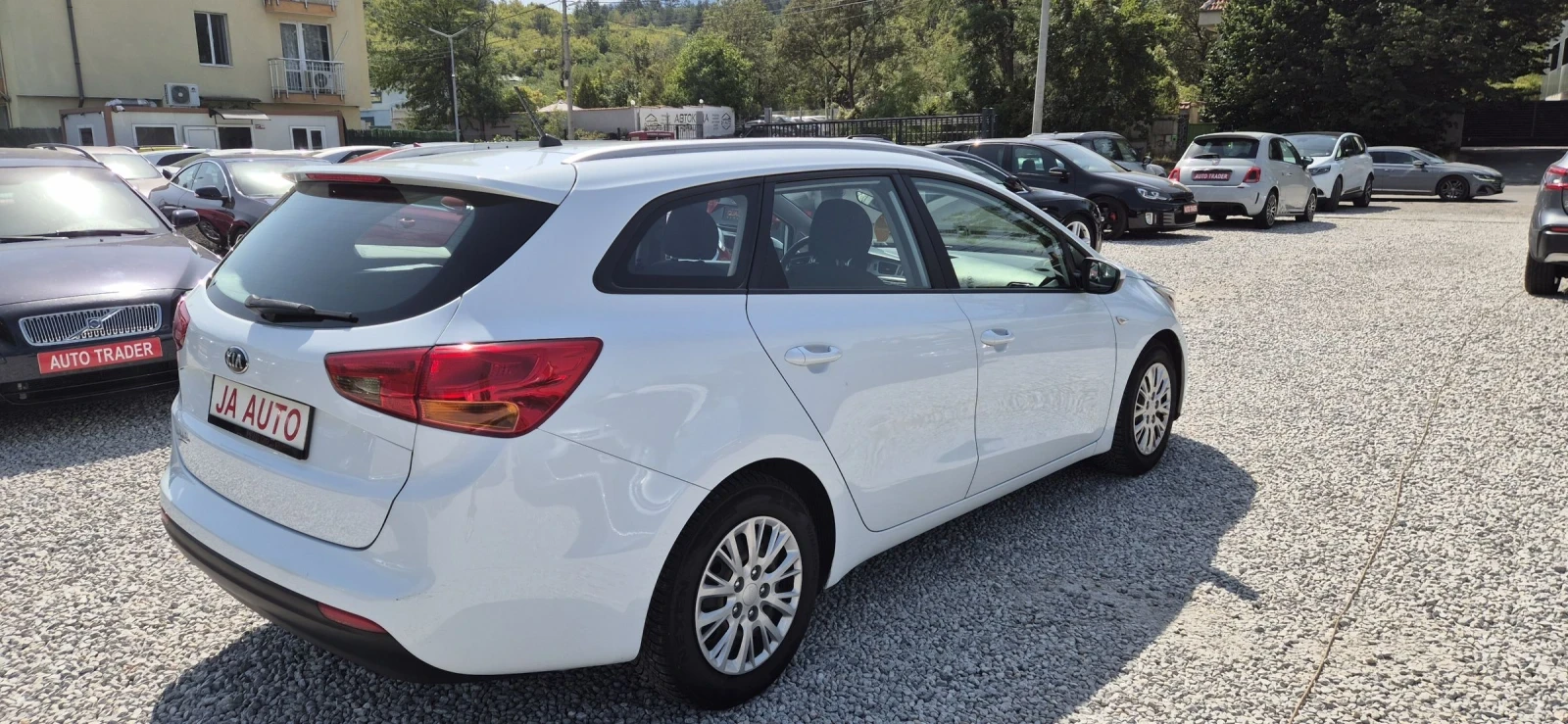 Kia Ceed 1.6-135кс. КЛИМА - изображение 5