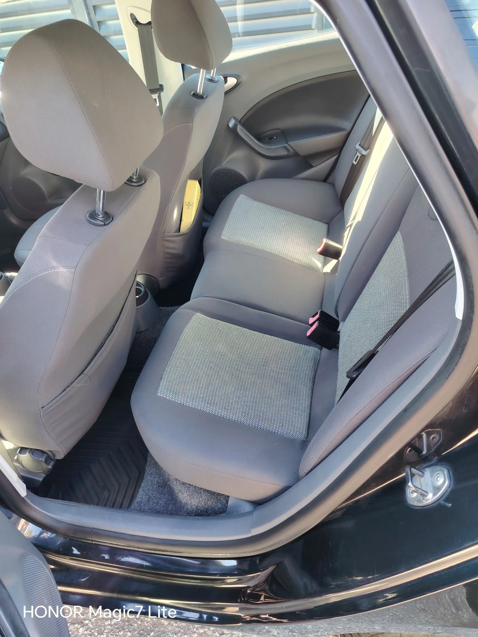 Seat Ibiza 1.6 TDI - изображение 6