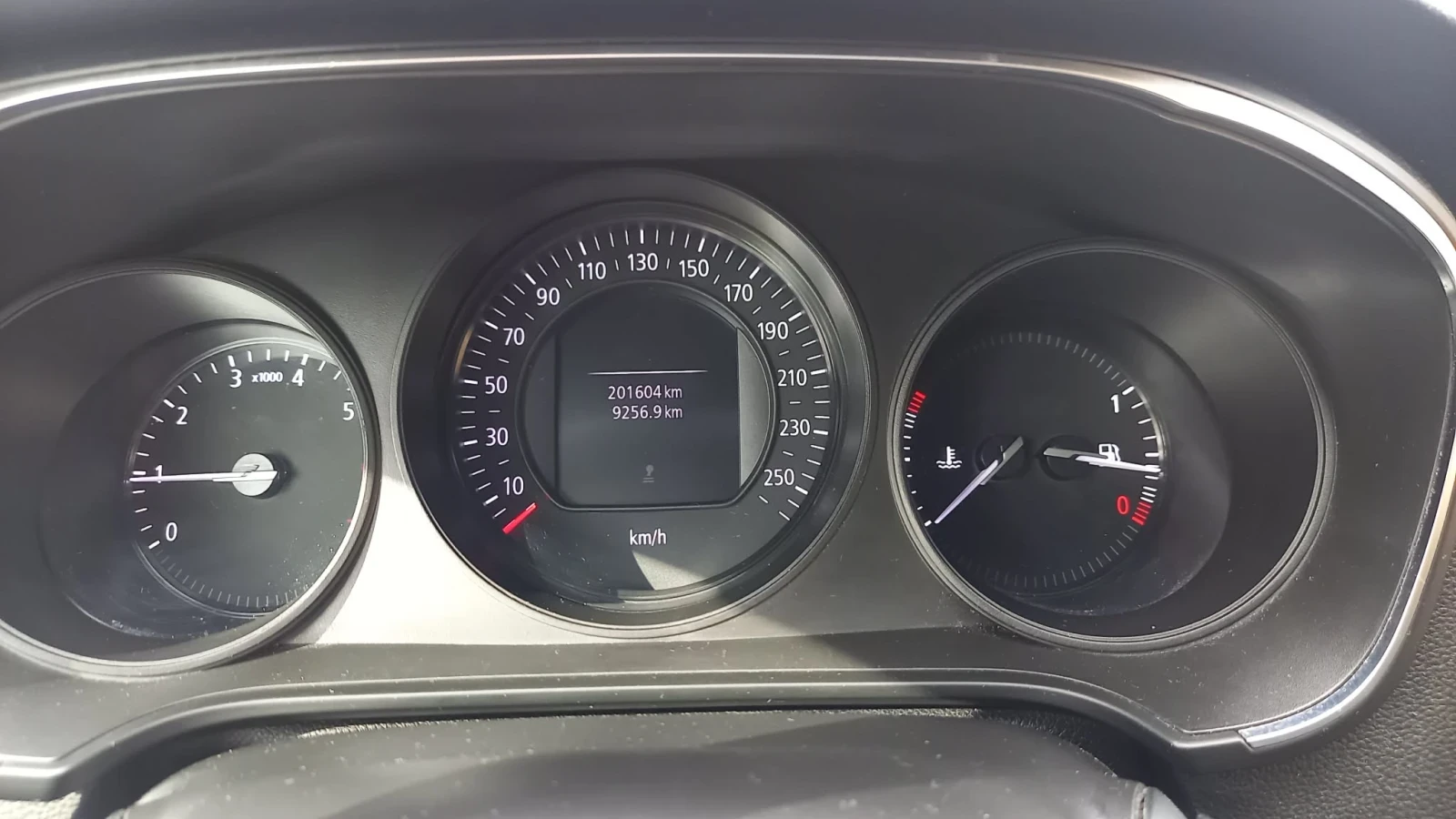 Renault Megane 1.6 ГАЗ, снимка 11 - Автомобили и джипове - 54498197