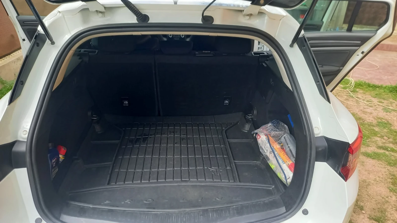 Renault Megane 1.6 ГАЗ, снимка 15 - Автомобили и джипове - 54498197