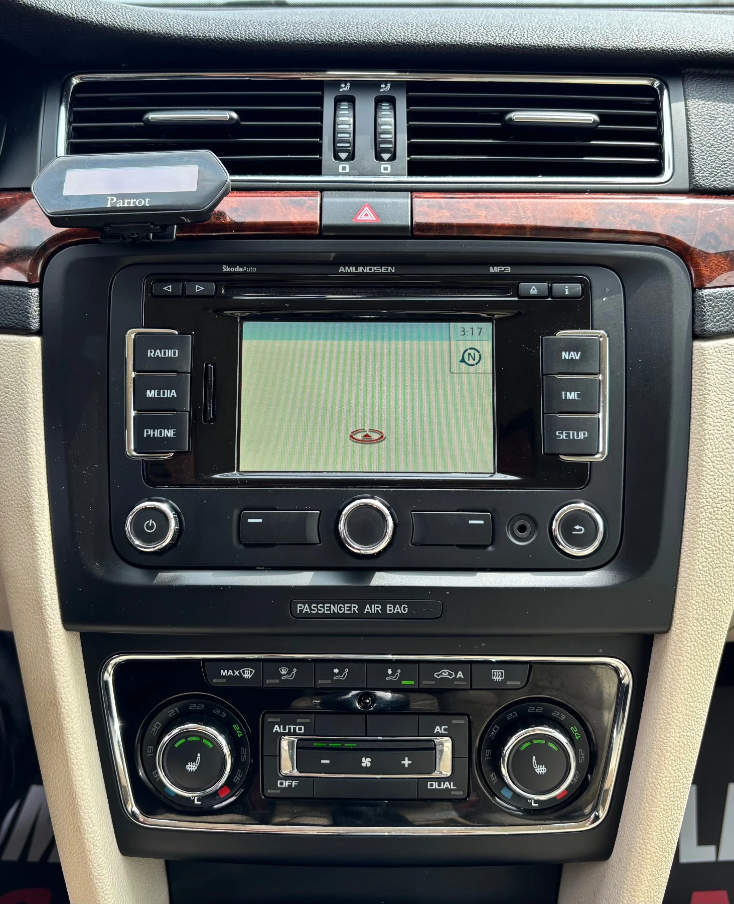 Skoda Superb 2.0TDI/AVTOMAT/MAX MAX FULL, снимка 14 - Автомобили и джипове - 54178391