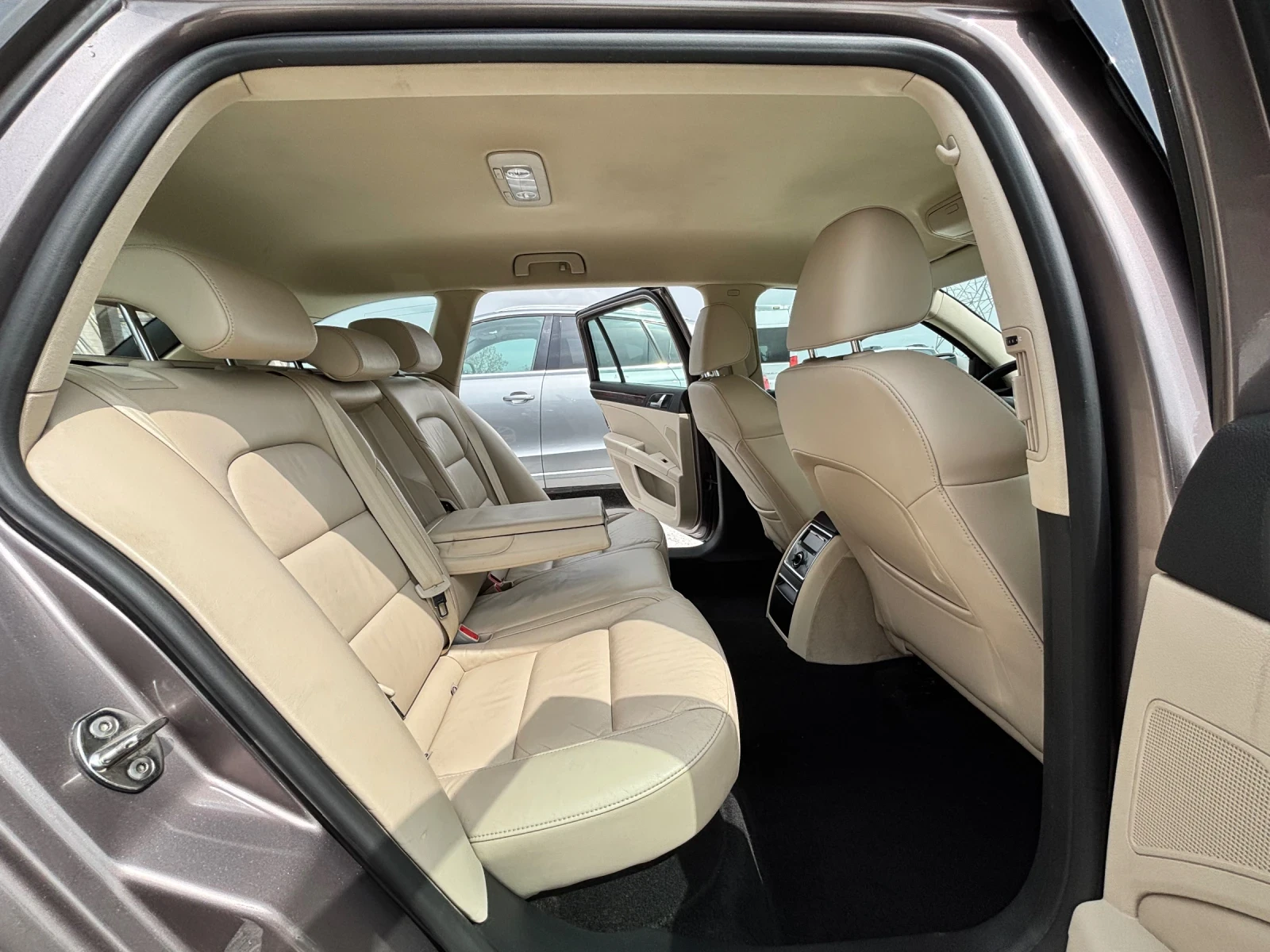 Skoda Superb 2.0TDI/AVTOMAT/MAX MAX FULL, снимка 8 - Автомобили и джипове - 54178391