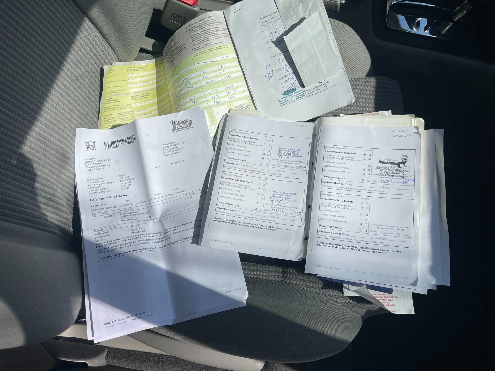 VW Golf 2.3 V5 Hiline, снимка 17 - Автомобили и джипове - 55103261