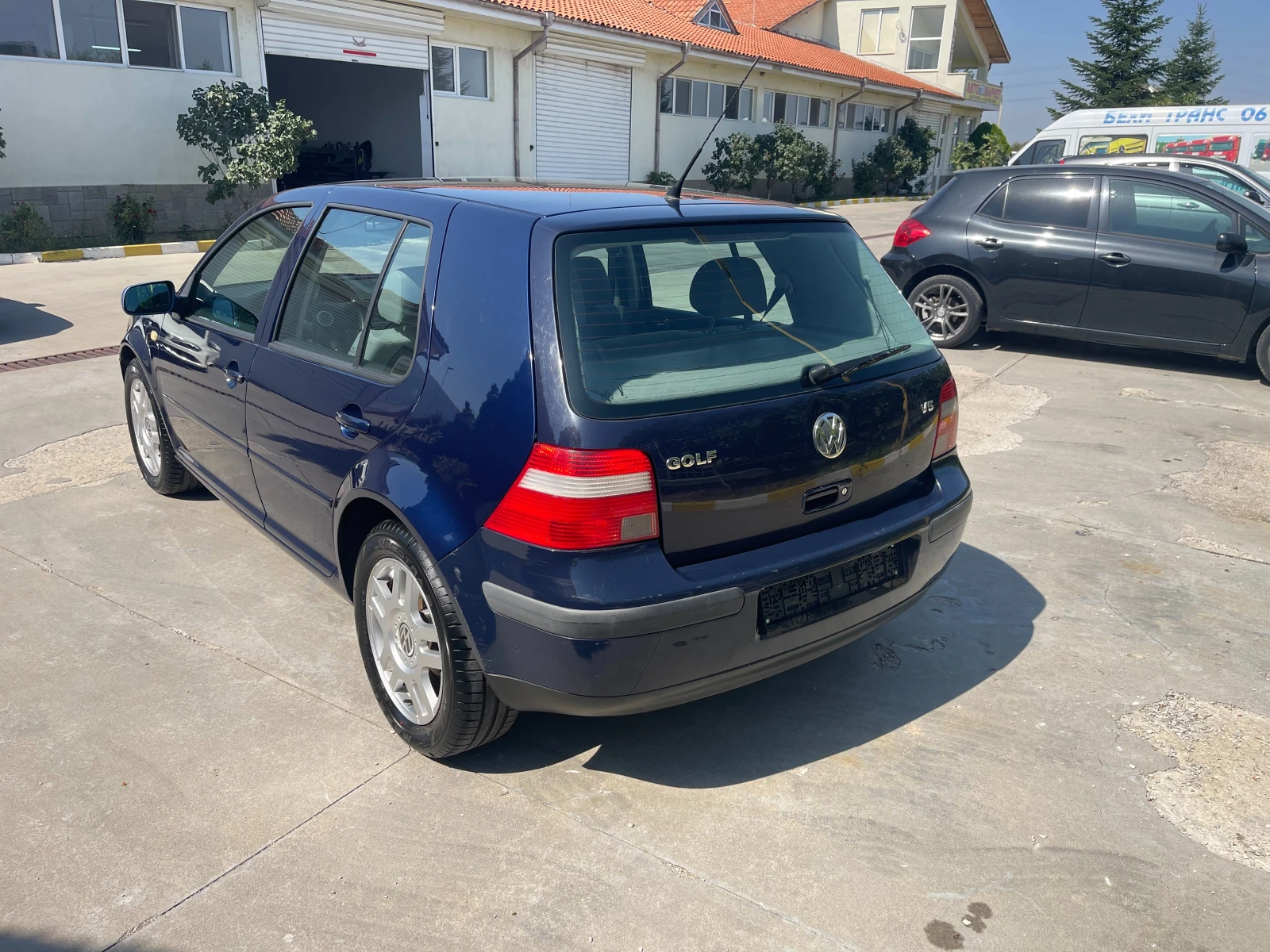 VW Golf 2.3 V5 Hiline, снимка 6 - Автомобили и джипове - 55103261