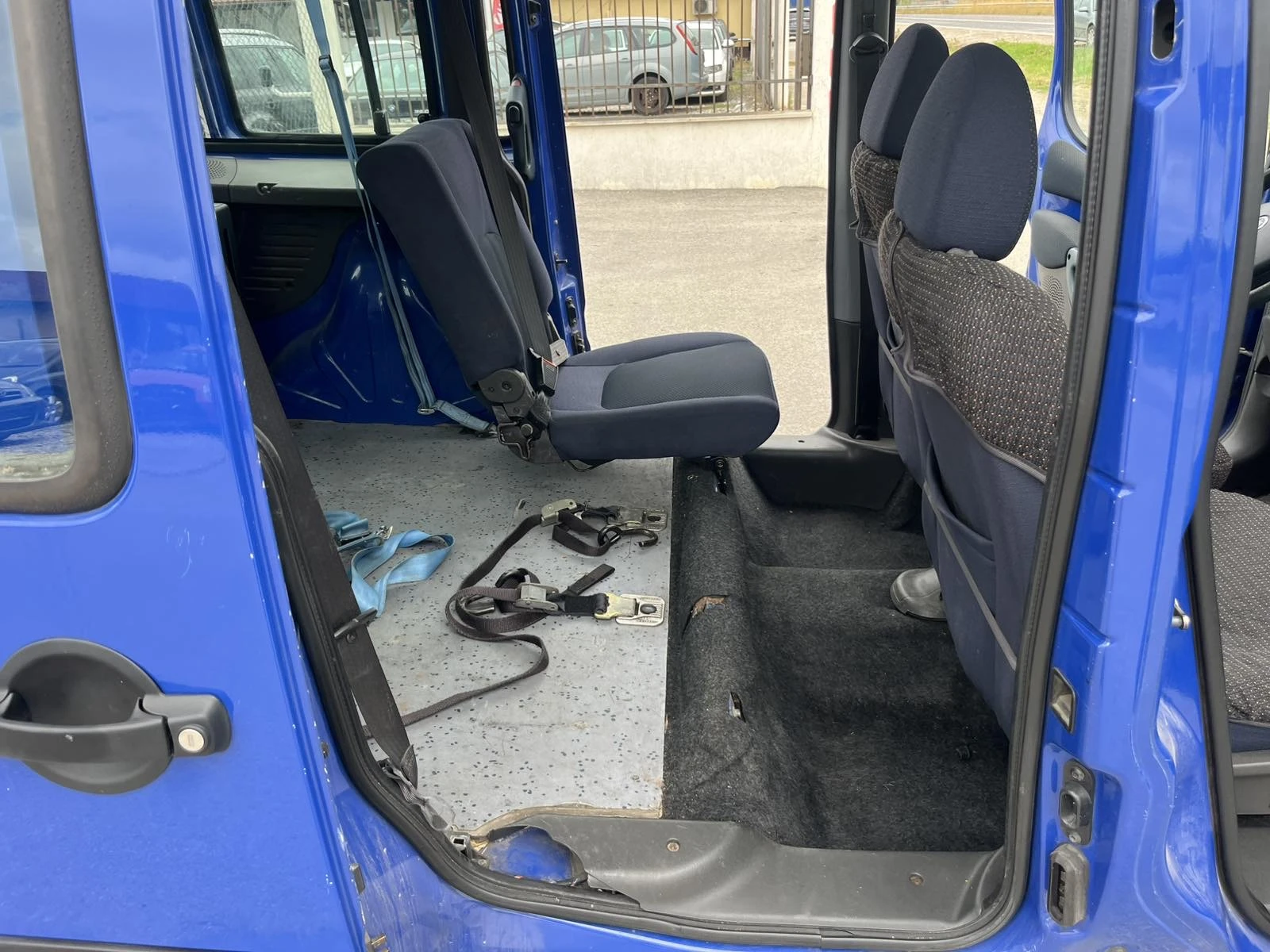 Fiat Doblo 1.6I 103кс  КЛИМАТИК , снимка 10 - Автомобили и джипове - 55138098