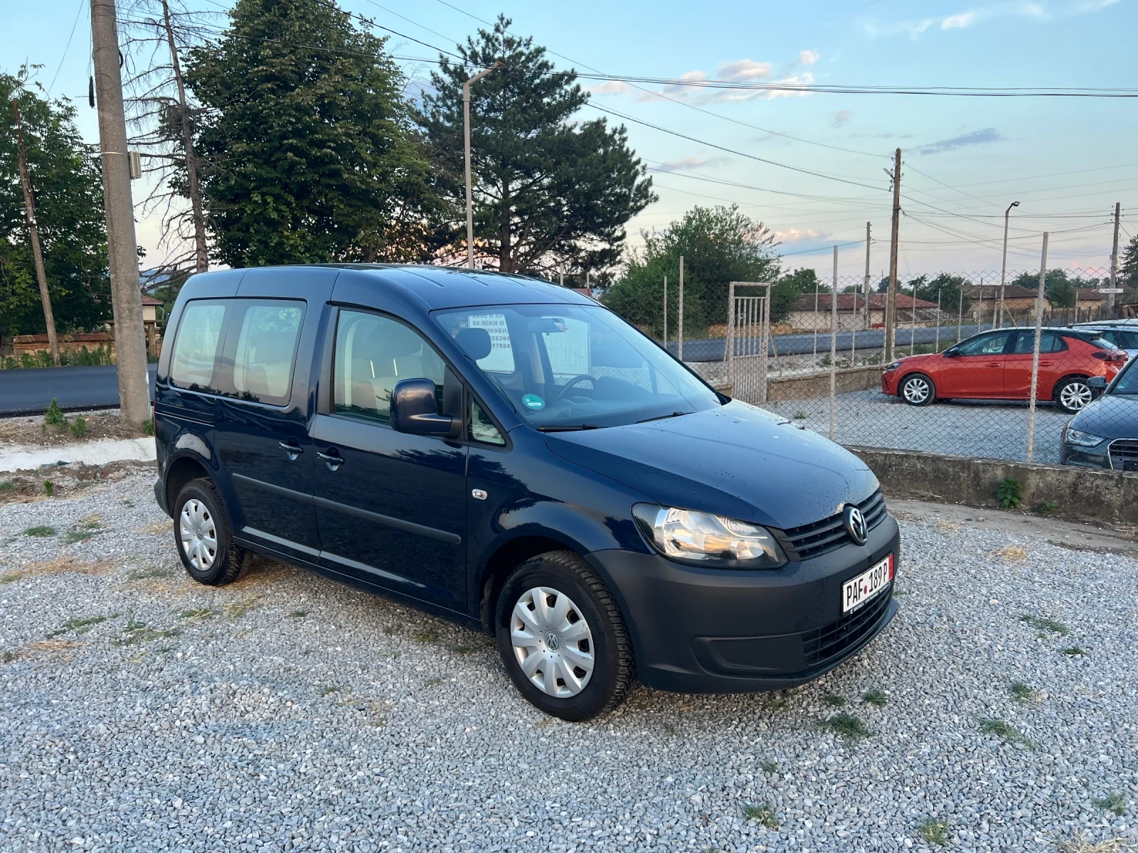 VW Caddy, снимка 10 - Автомобили и джипове - 55166486