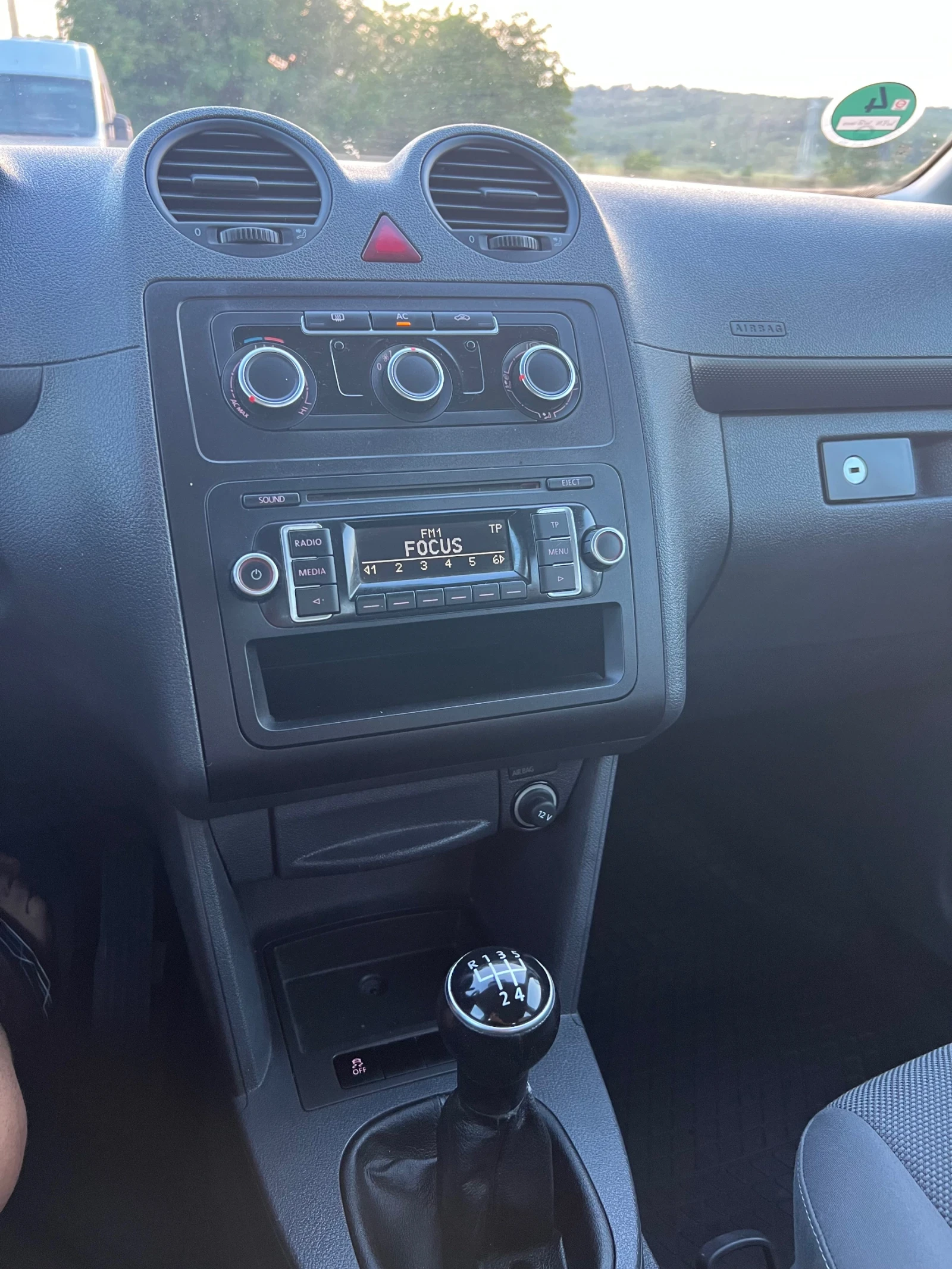 VW Caddy, снимка 14 - Автомобили и джипове - 55166486