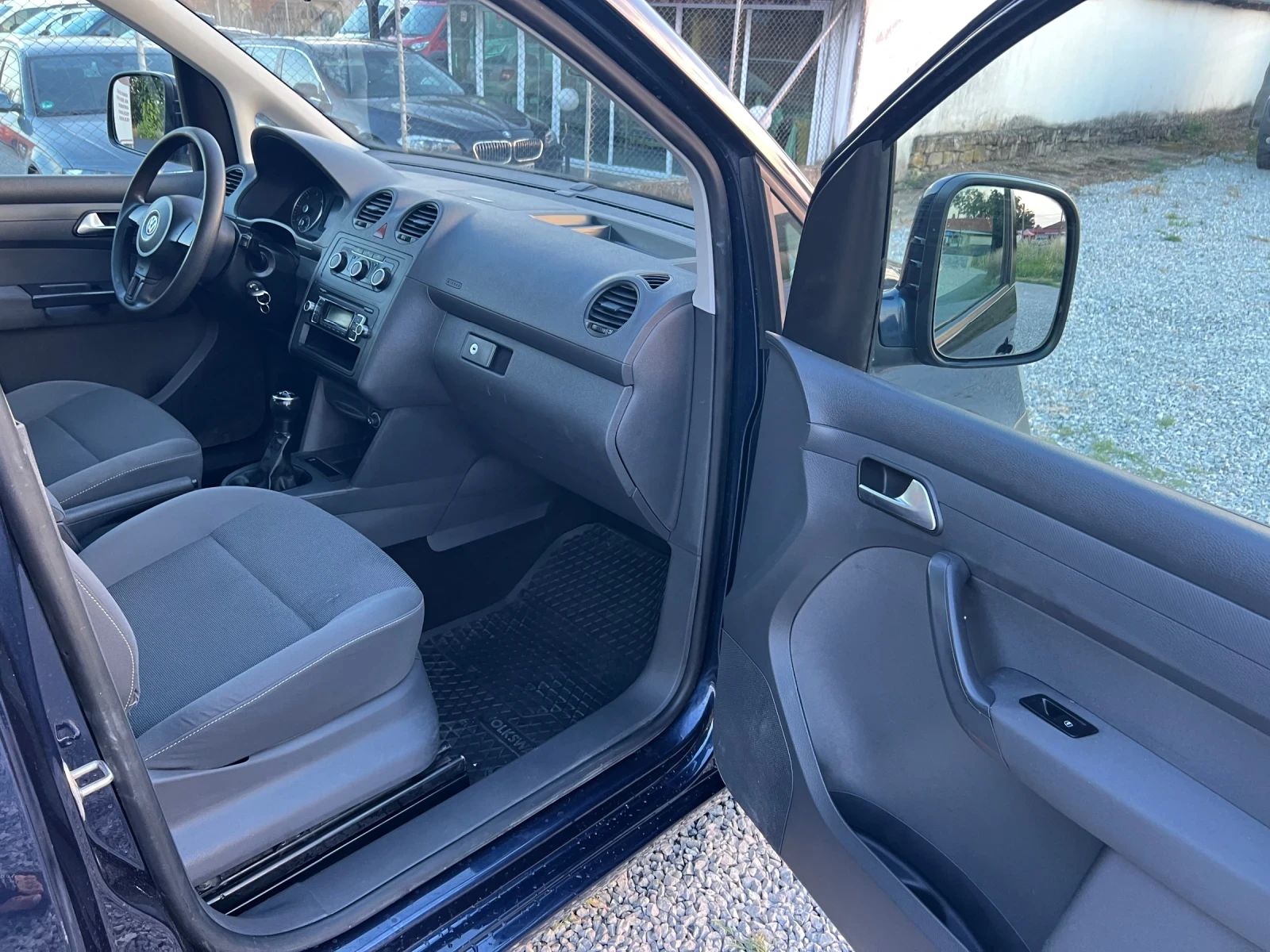 VW Caddy, снимка 12 - Автомобили и джипове - 55166486