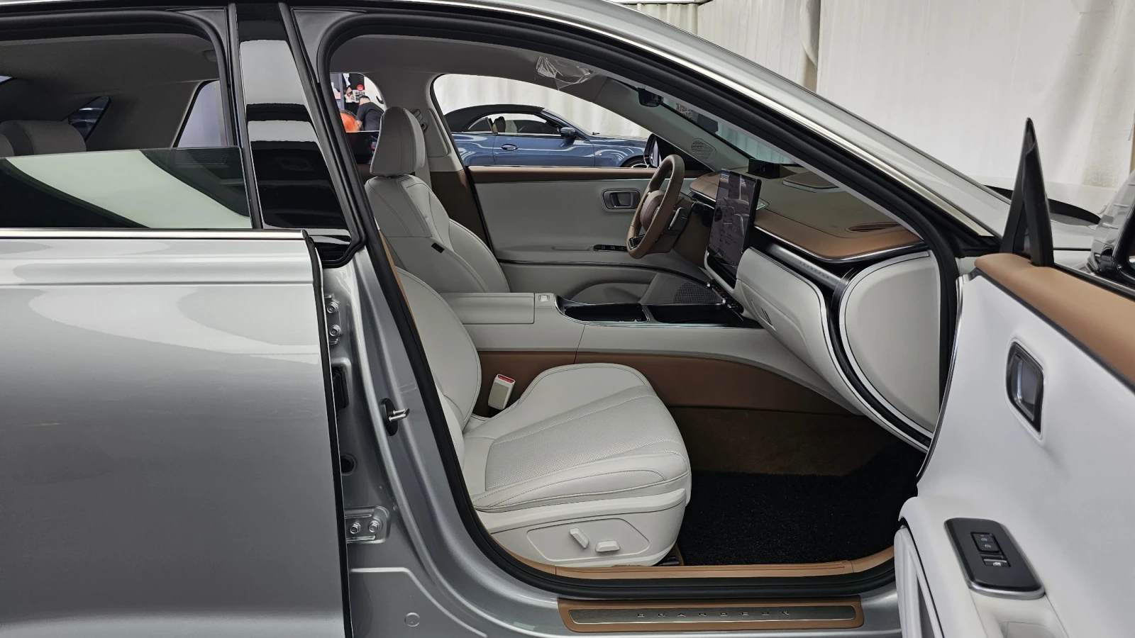 Hyundai Grandeur 2026* 1372 KM* DISTRONIK* ОБДУХ* КРАЙНА ЦЕНА, снимка 14 - Автомобили и джипове - 55484851