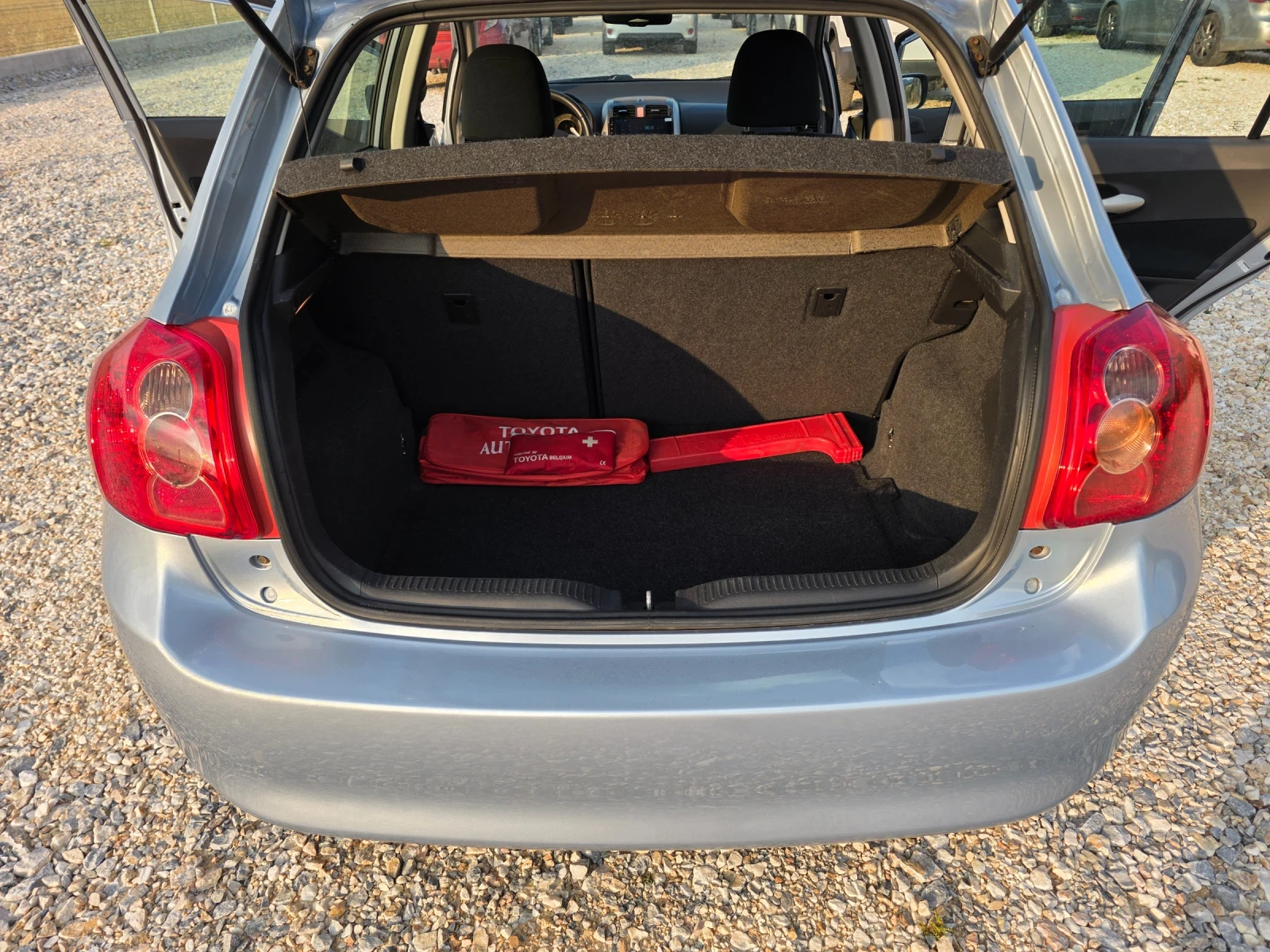 Toyota Auris 1.4 D4D Navi Автоматик Navi, снимка 11 - Автомобили и джипове - 55806692