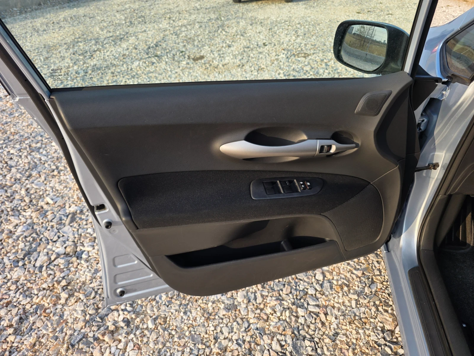Toyota Auris 1.4 D4D Navi Автоматик Navi, снимка 5 - Автомобили и джипове - 55806692