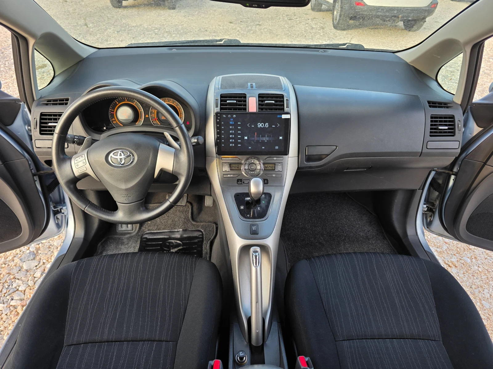 Toyota Auris 1.4 D4D Navi Автоматик Navi, снимка 14 - Автомобили и джипове - 55806692