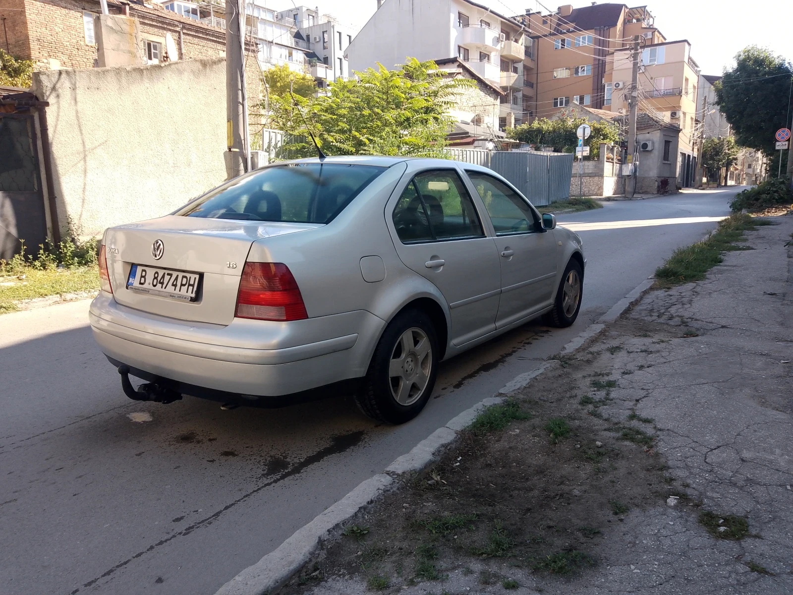 VW Bora 1.6 Бензин , снимка 3 - Автомобили и джипове - 56281729