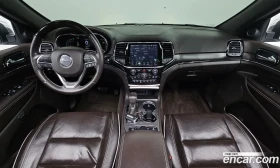 Jeep Grand cherokee 3.6 / OVERLAND / ОБДУХ / PANO / DISTRONIC / ВЪЗДУХ, снимка 8