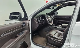 Jeep Grand cherokee 3.6 / OVERLAND / ОБДУХ / PANO / DISTRONIC / ВЪЗДУХ, снимка 7