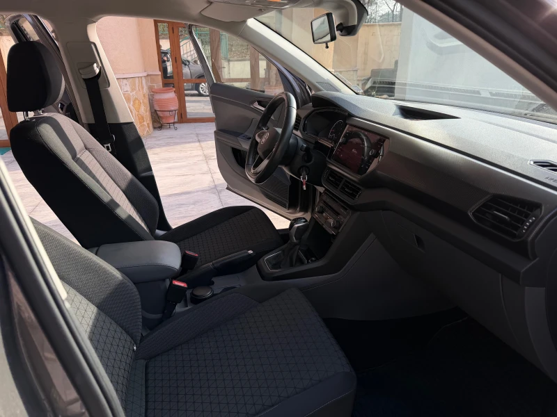 VW T-Cross, снимка 12 - Автомобили и джипове - 52898616
