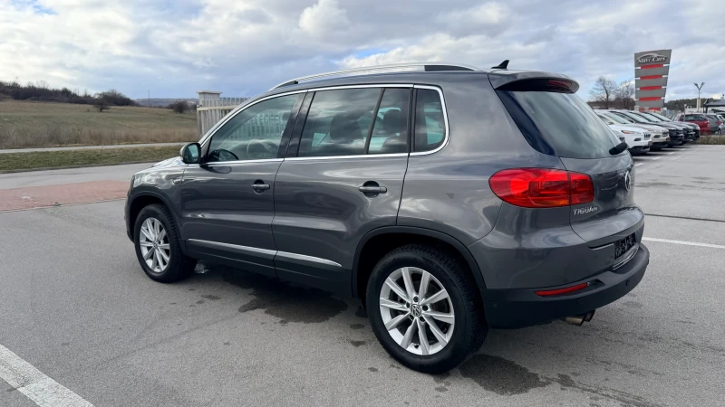 VW Tiguan 2.0TDI AVTOMATICI 4* 4, снимка 6 - Автомобили и джипове - 53407604