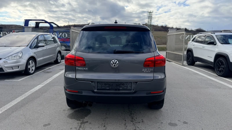 VW Tiguan 2.0TDI AVTOMATICI 4* 4, снимка 5 - Автомобили и джипове - 53407604