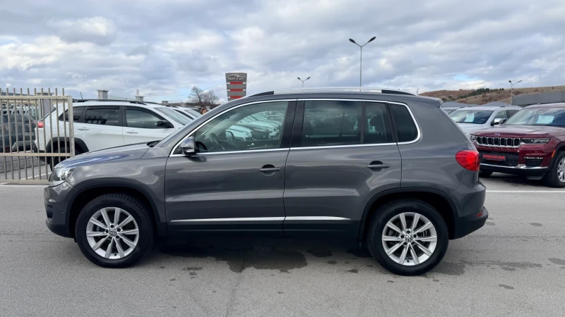 VW Tiguan 2.0TDI AVTOMATICI 4* 4, снимка 7 - Автомобили и джипове - 53407604