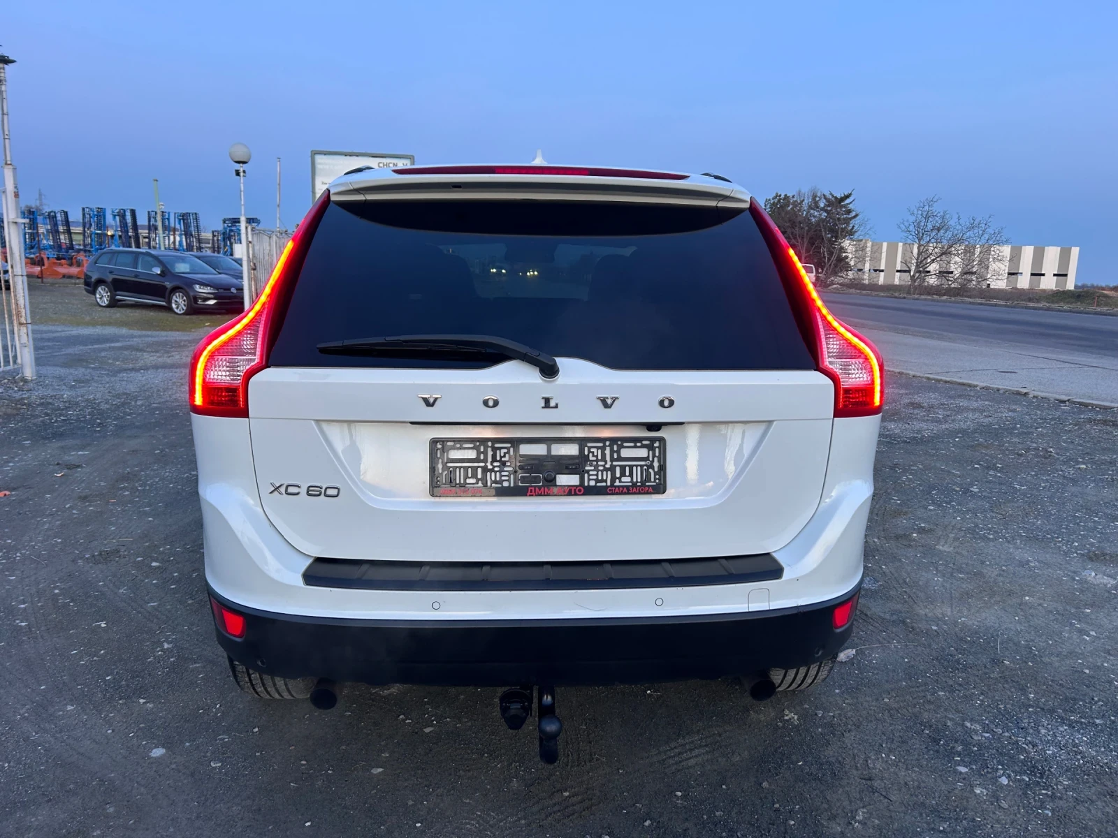 Volvo XC60 3.2i / SUMMUM / АВТОМАТИК / 4Х4 / DISTRONIC  - изображение 6