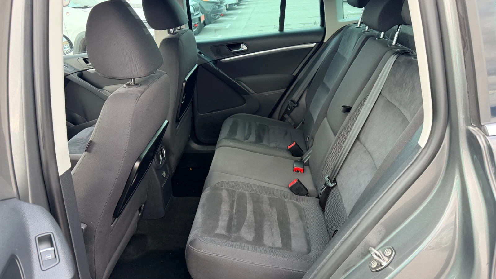 VW Tiguan 2.0TDI AVTOMATICI 4* 4 - изображение 10