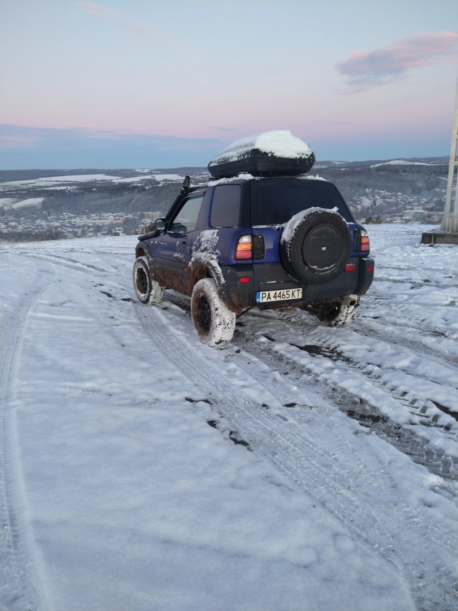 Toyota Rav4 Сув, снимка 9 - Автомобили и джипове - 53958355