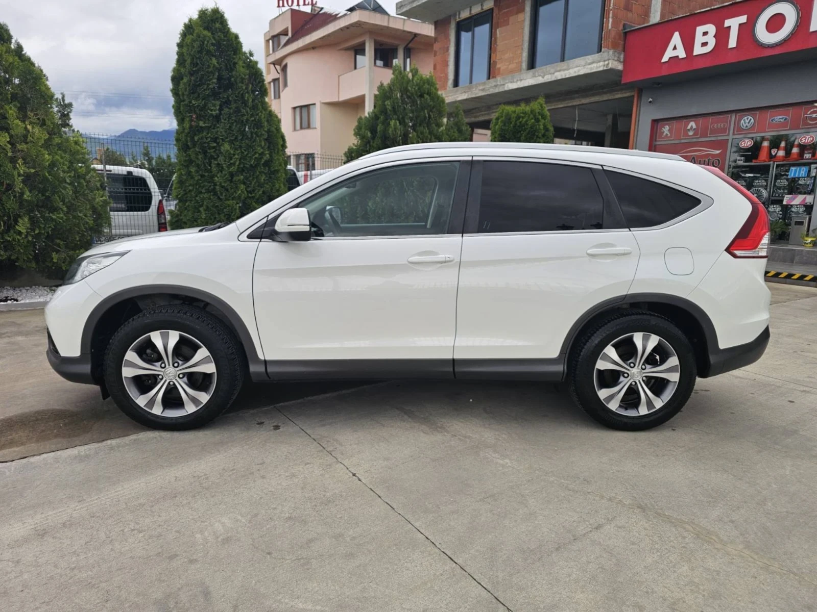 Honda Cr-v 2.2 i-DTEC/ 150 к.с./ 4х4/ EXECUTIVE/ NAVI/ КАМЕРА, снимка 3 - Автомобили и джипове - 54382399