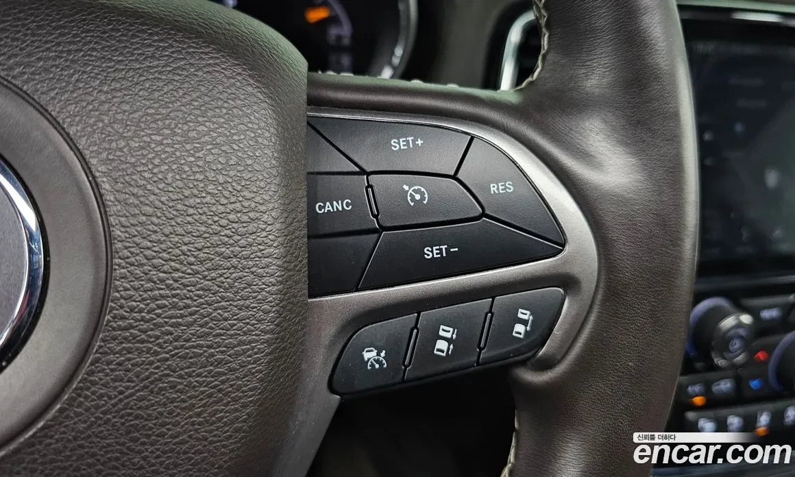 Jeep Grand cherokee 3.6 / OVERLAND / ОБДУХ / PANO / DISTRONIC / ВЪЗДУХ, снимка 10 - Автомобили и джипове - 54573996
