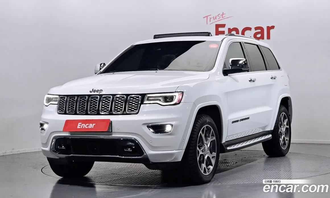 Jeep Grand cherokee 3.6 / OVERLAND / ОБДУХ / PANO / DISTRONIC / ВЪЗДУХ