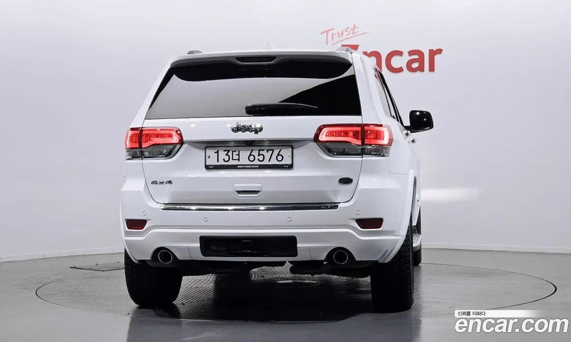 Jeep Grand cherokee 3.6 / OVERLAND / ОБДУХ / PANO / DISTRONIC / ВЪЗДУХ, снимка 4 - Автомобили и джипове - 54573996