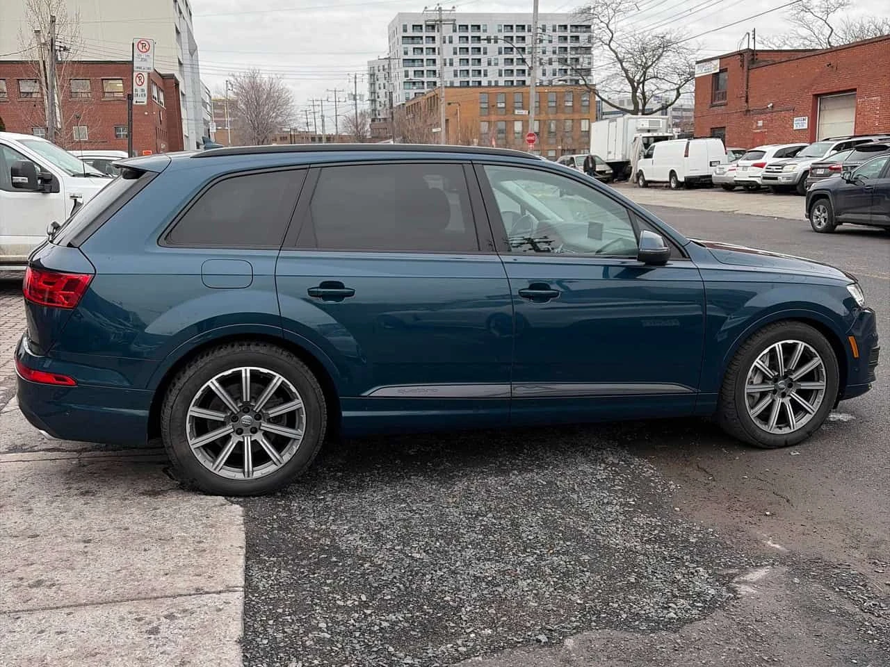 Audi Q7 Technik| DISTRONIC| 360| HUD| DIGITAL| PANO| CARFX, снимка 5 - Автомобили и джипове - 54754474