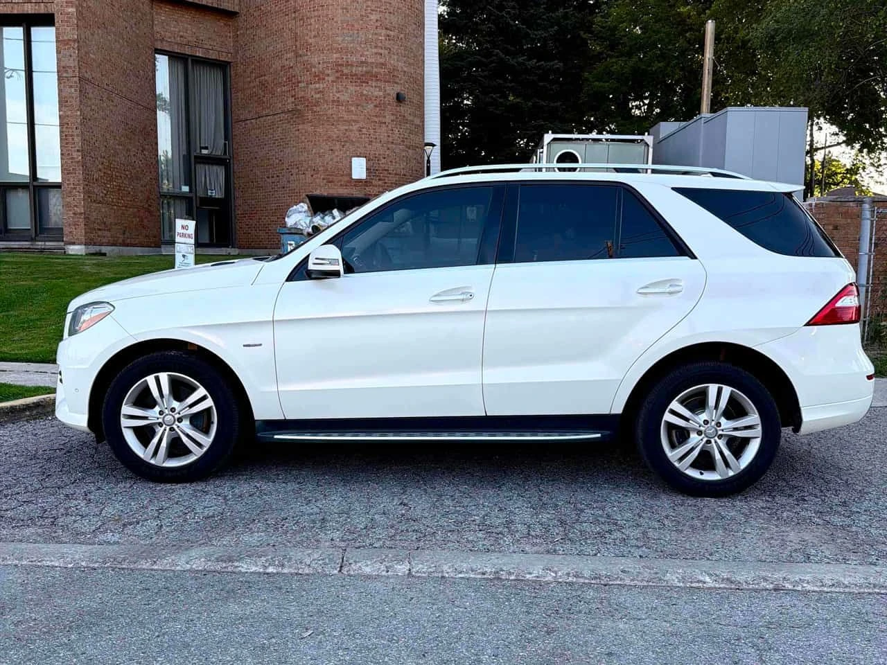 Mercedes-Benz ML 350 * BlueTEC * CARFAX * ОПЦИЯ ЗА ФИНАНСИРАНЕ * , снимка 2 - Автомобили и джипове - 55580641