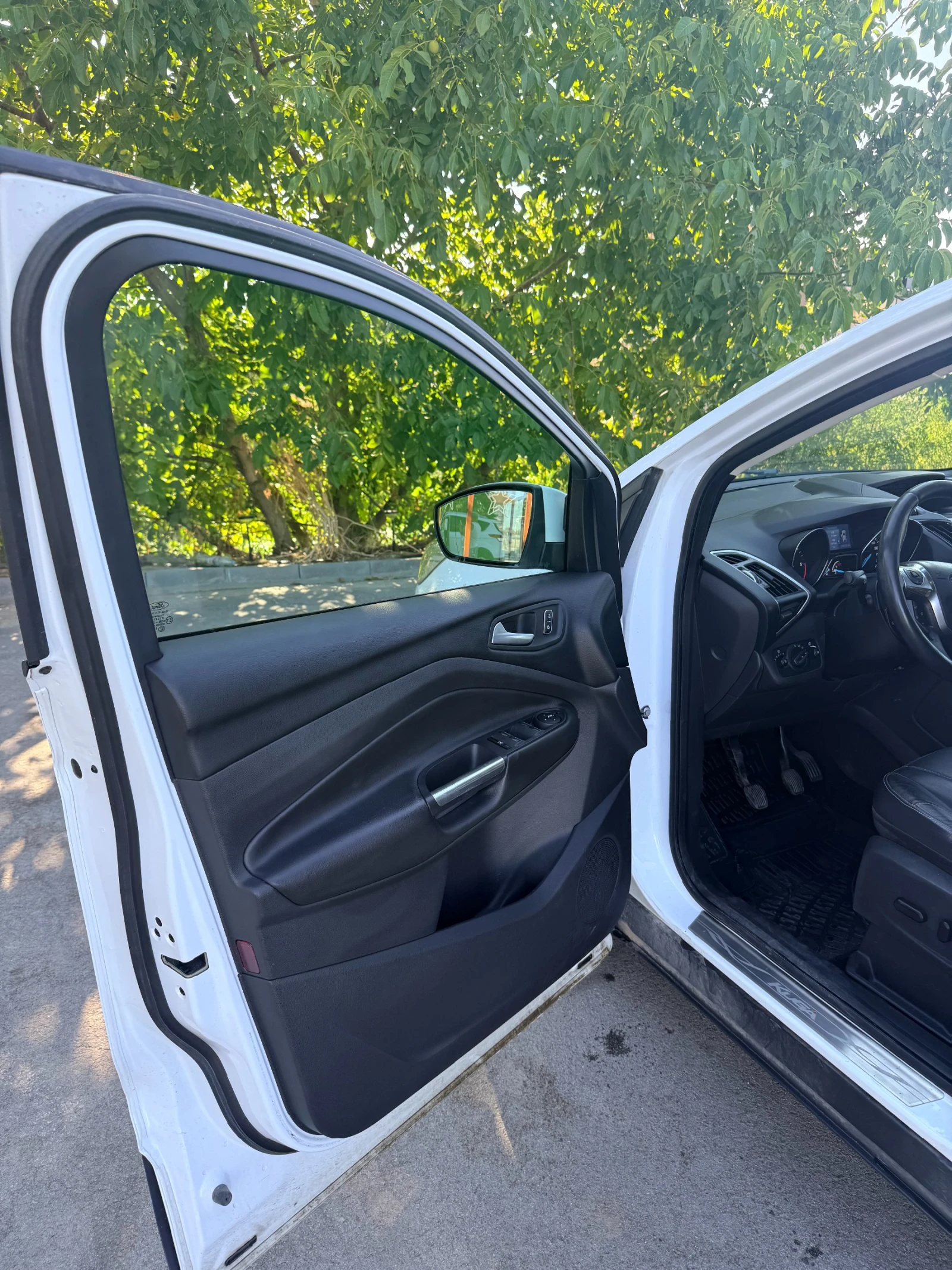 Ford Kuga Titanium, снимка 2 - Автомобили и джипове - 55698971