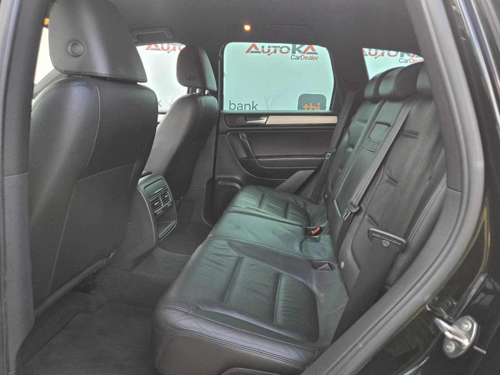 VW Touareg 3.0TDI-239кс= 8СК= 4Х4= LED= NAVI= ПОДГРЕВ, снимка 9 - Автомобили и джипове - 55729723
